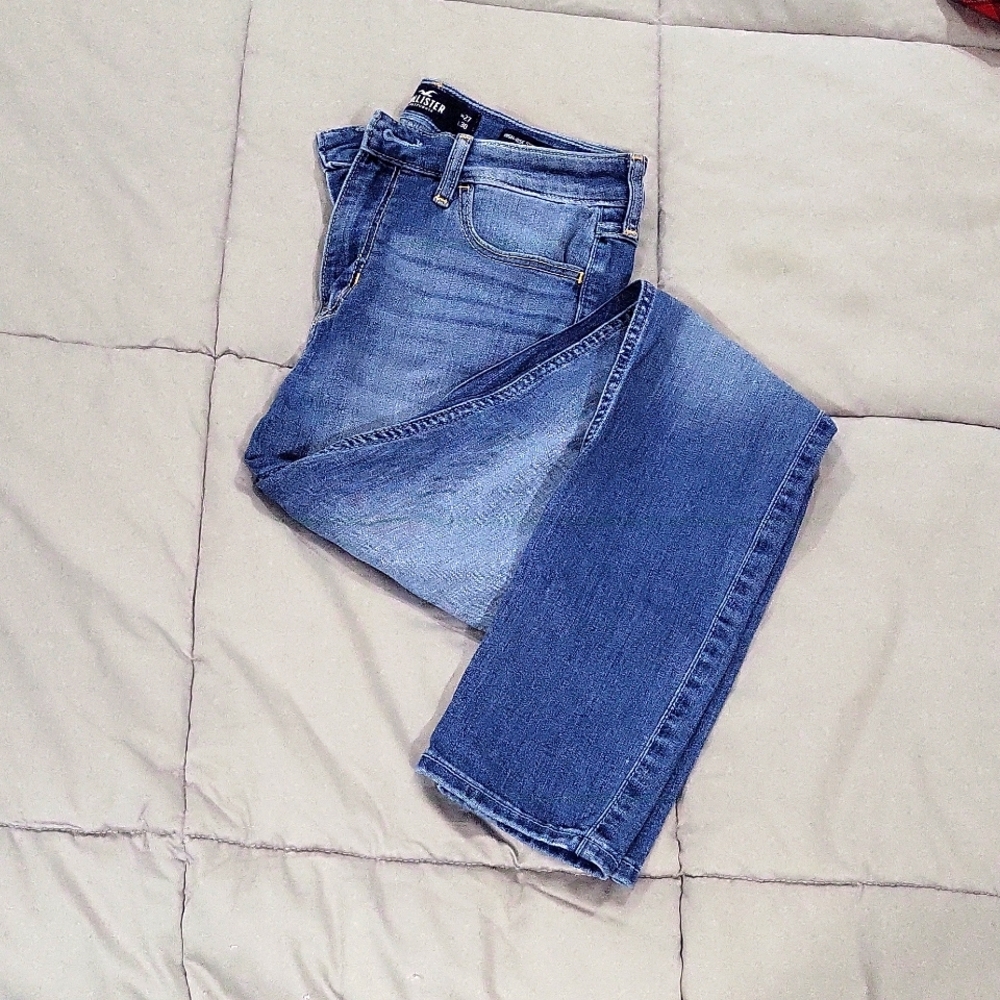 Hollister High Rise Super Skinny Size 5R/27 Light Wash Color Jeans